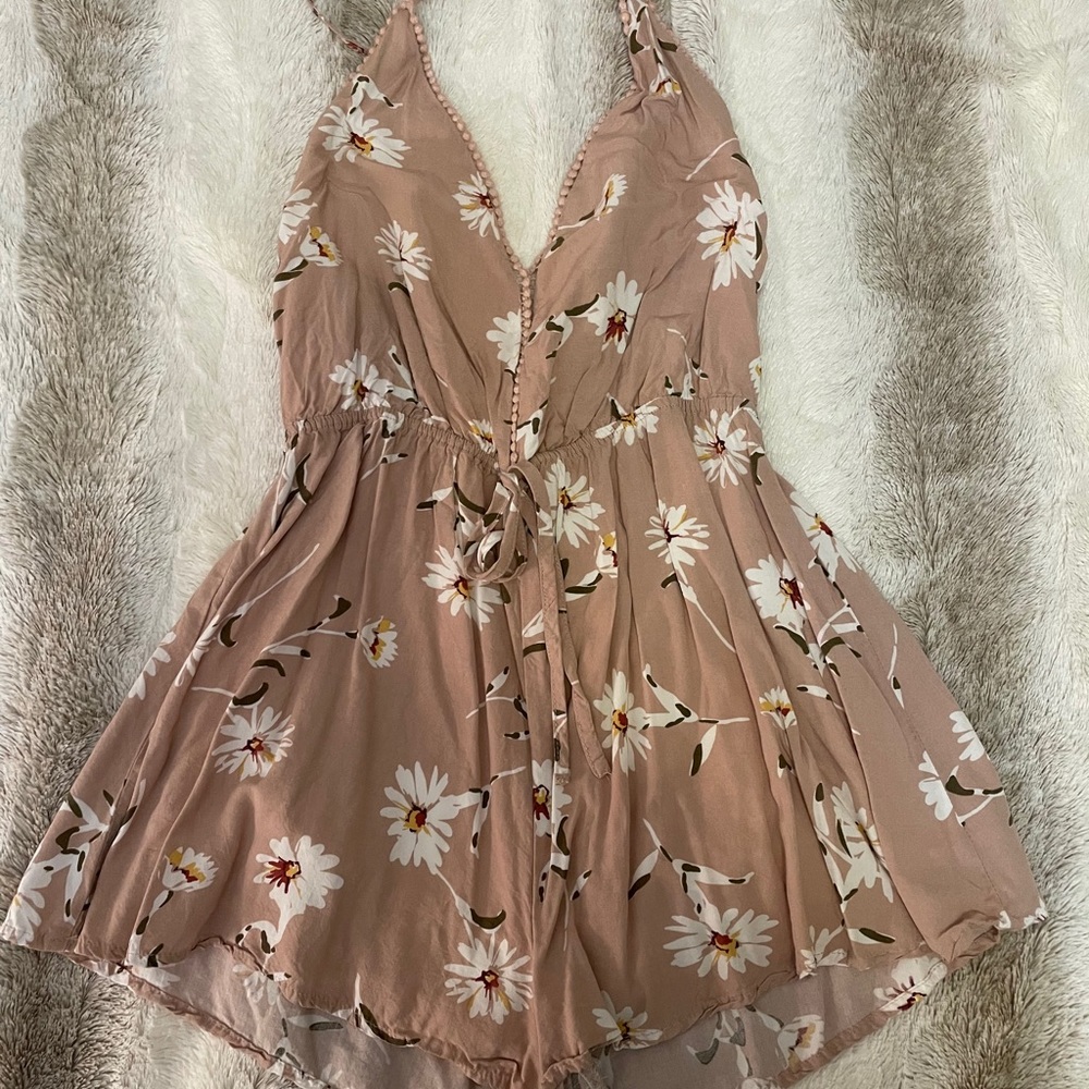 ✨Tobi Floral Open Back Halter Romper✨